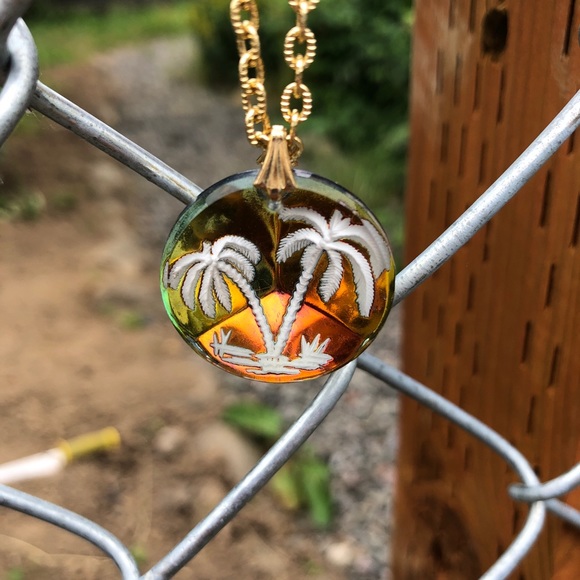 Vintage palm trees 🌴 reverse carved watermelon Heliotrope necklace - Picture 5 of 11